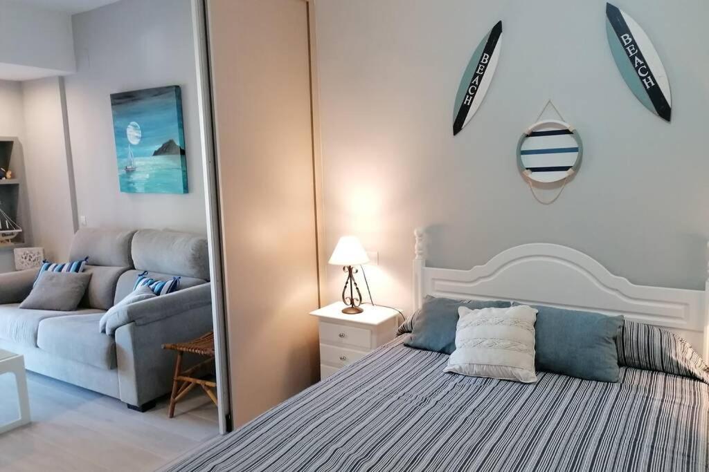 42 Eurosol, A 5 Min Carihuela Appartement *
